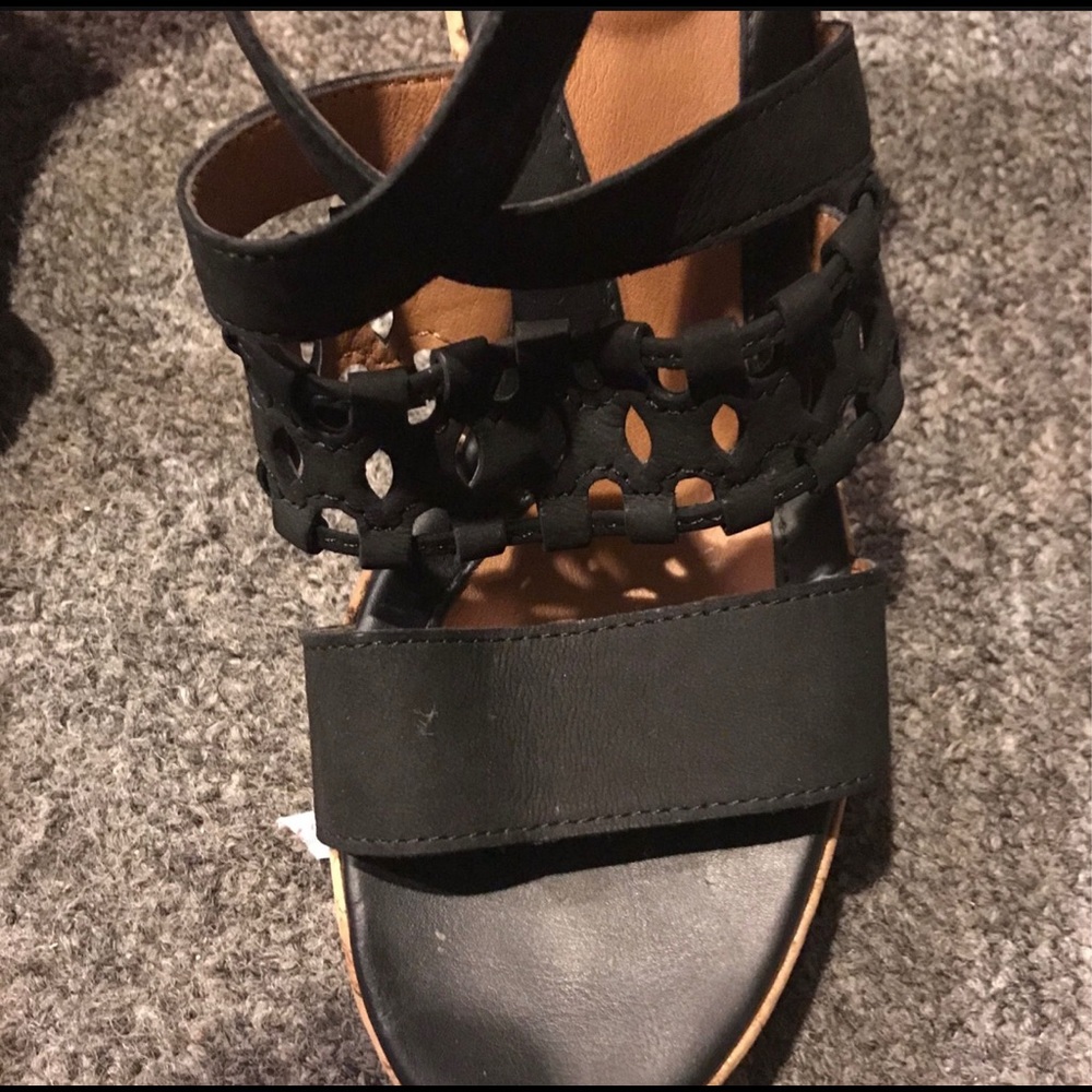 Black sandal